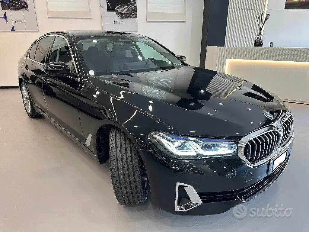 Usata BMW 520 Luxury Line 190 CV (139 kW) 2022 Nero metallizzato Berlina