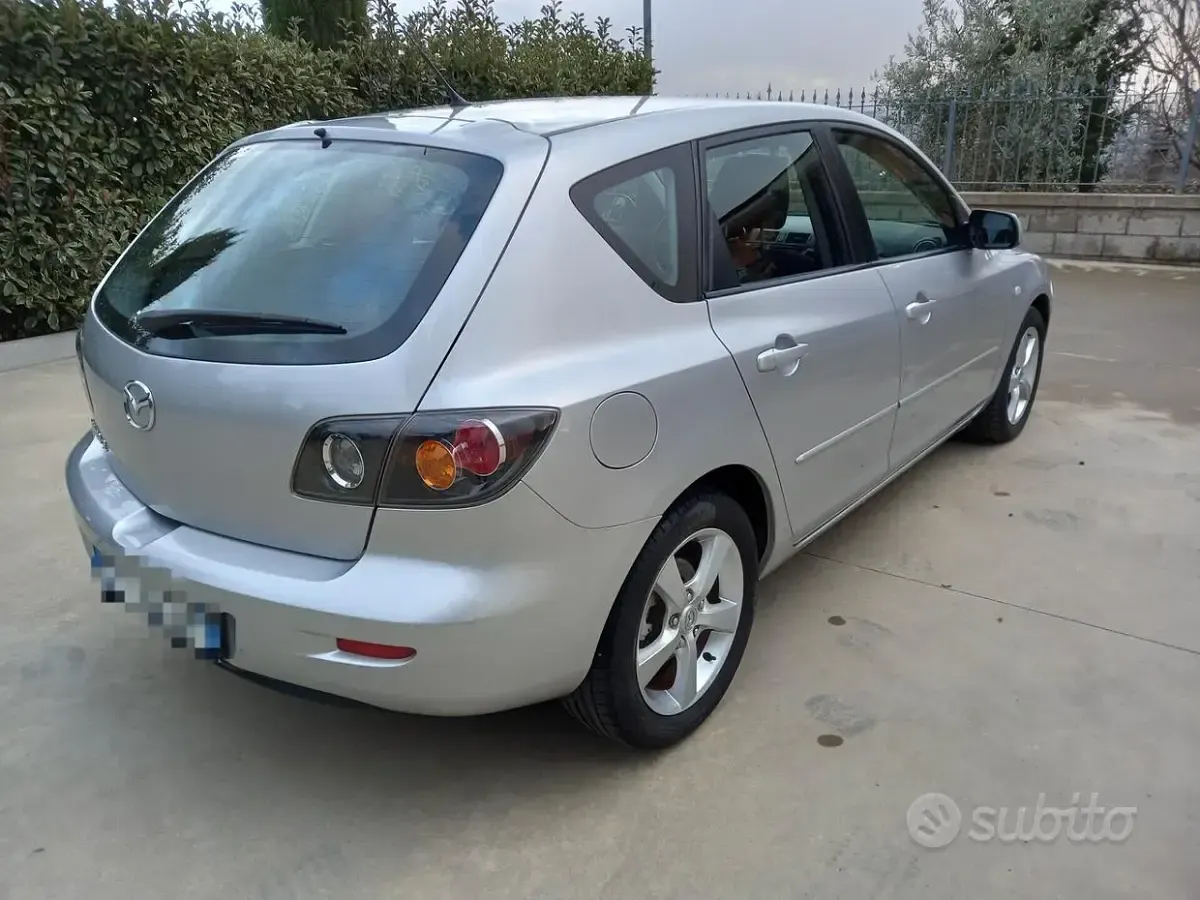 Usata Mazda 3 109 CV (80 kW) 2006 Grigio Berlina