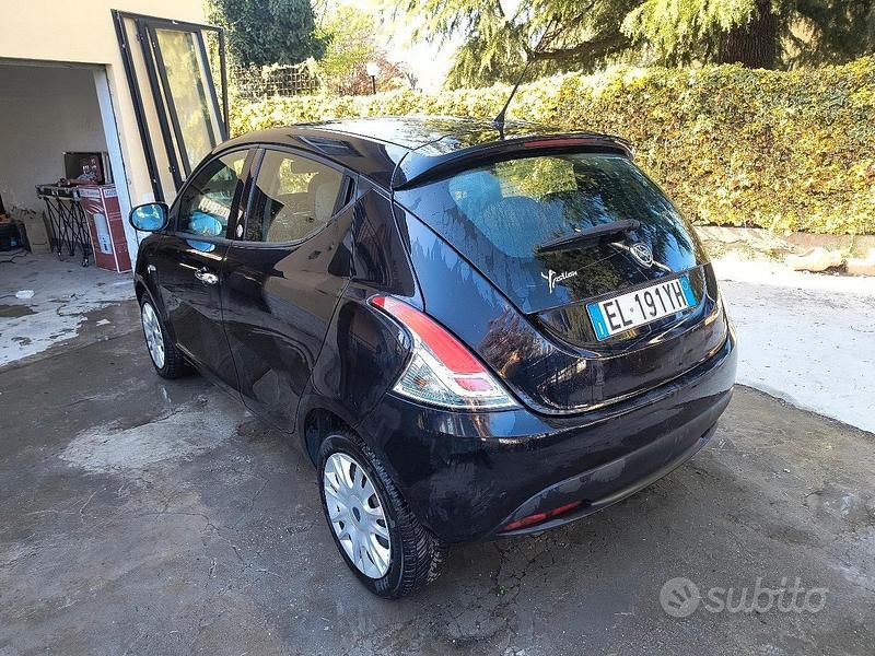 Usata Lancia Ypsilon 69 CV (50 kW) 2012 Blu Utilitaria