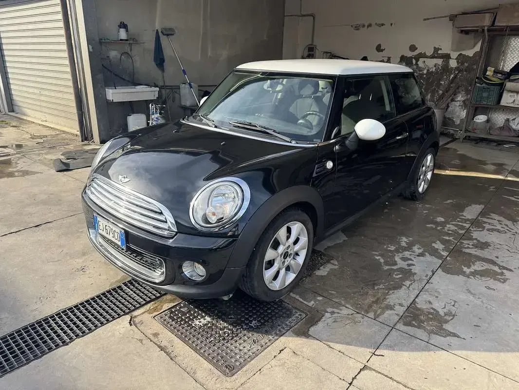 Usata Mini ONE 75 CV (55 kW) 2011 Nero Utilitaria