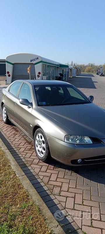 Usata Alfa Romeo 166 150 CV (110 kW) 2004 Grigio Berlina