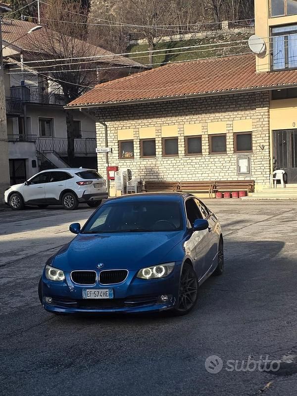 Usata BMW 320 Efficient Dynamics 220 CV (161 kW) 2011 Blu Coupé