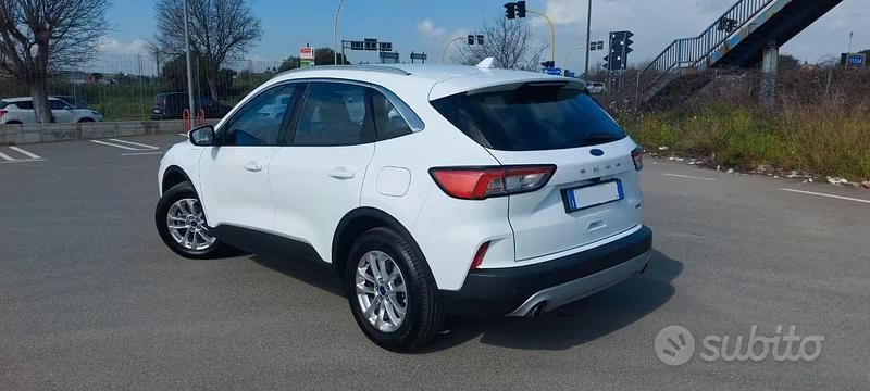 Usata Ford Kuga Titanium 225 CV (165 kW) 2022 Bianco SUV