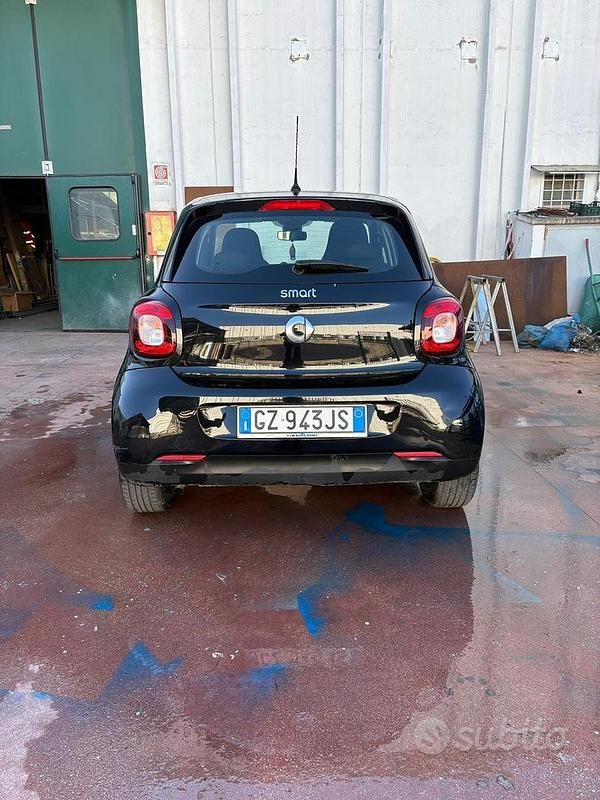 Usata Smart ForFour 2017 Nero Utilitaria