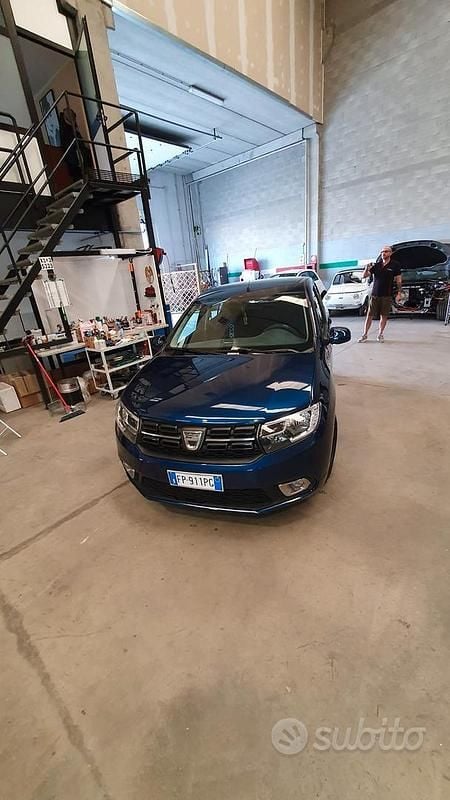 Usata Dacia Sandero 90 CV (66 kW) 2018 Blu Berlina