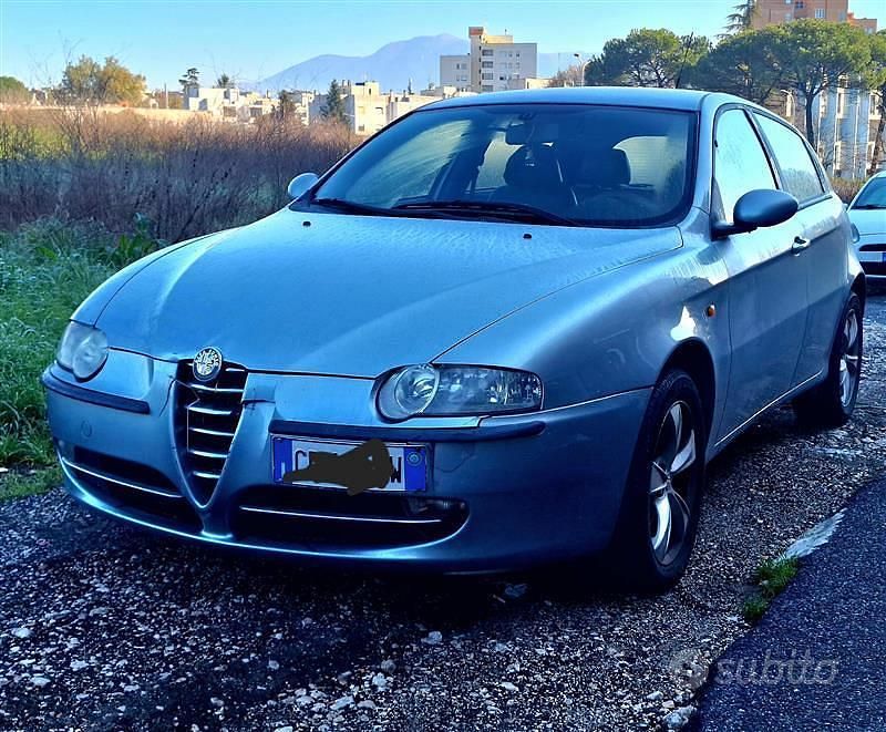 Usata Alfa Romeo 147 Distinctive 115 CV (84 kW) 2002 Utilitaria