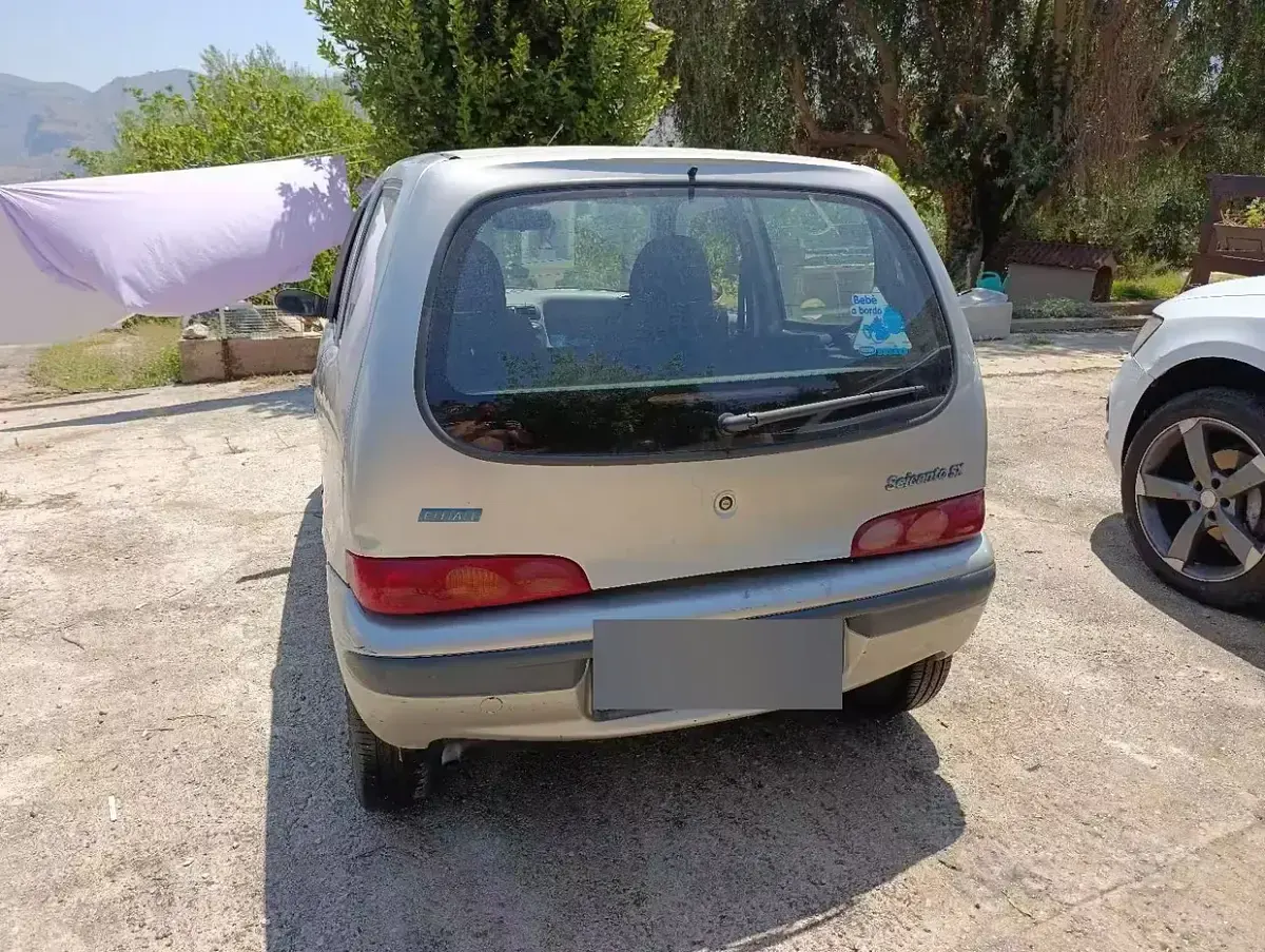 Usata Fiat 600 143 CV (105 kW) 2000 Grigio Berlina