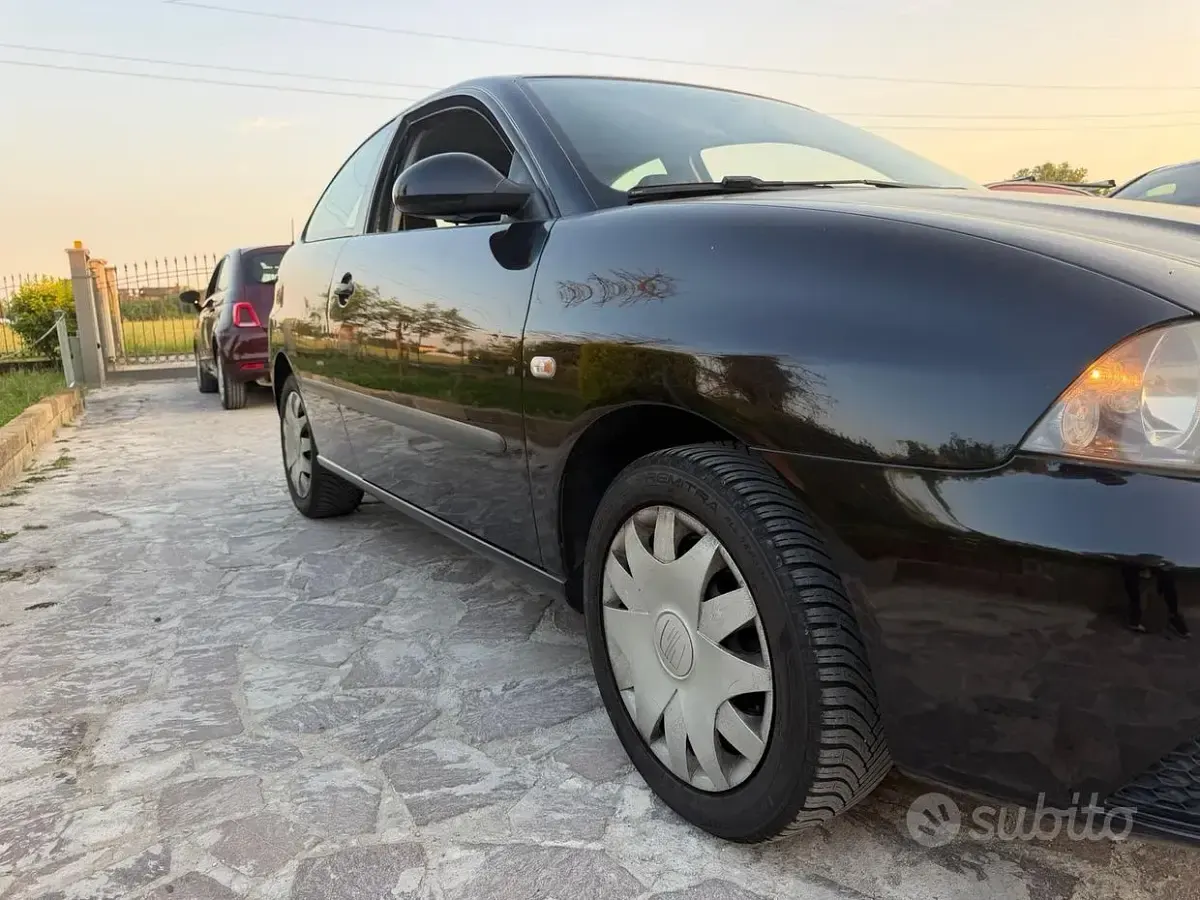 Usata Seat Ibiza 60 CV (44 kW) 2008 Nero Berlina