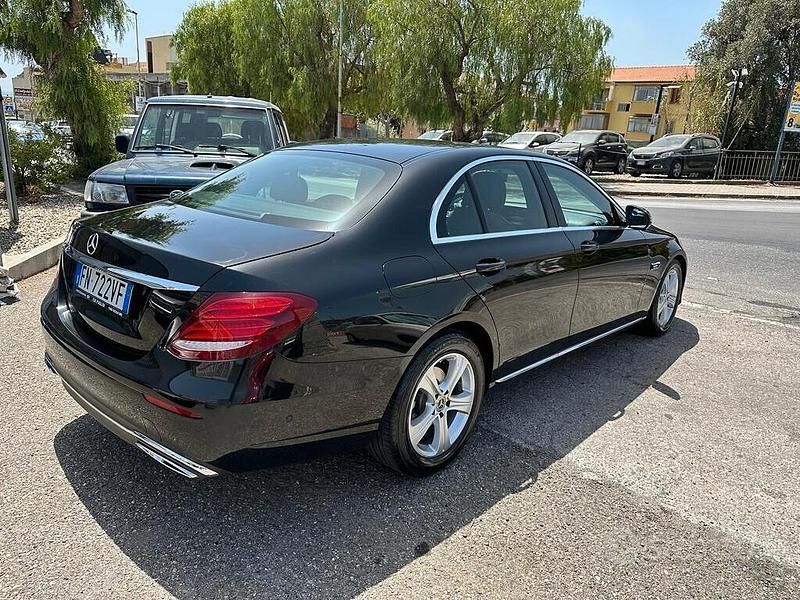 Gebraucht Mercedes E200 150 PS (110 kW) 2018 Schwarz Limousine