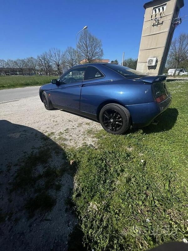 Usata Alfa Romeo GTV 150 CV (110 kW) 1998 Blu Coupé