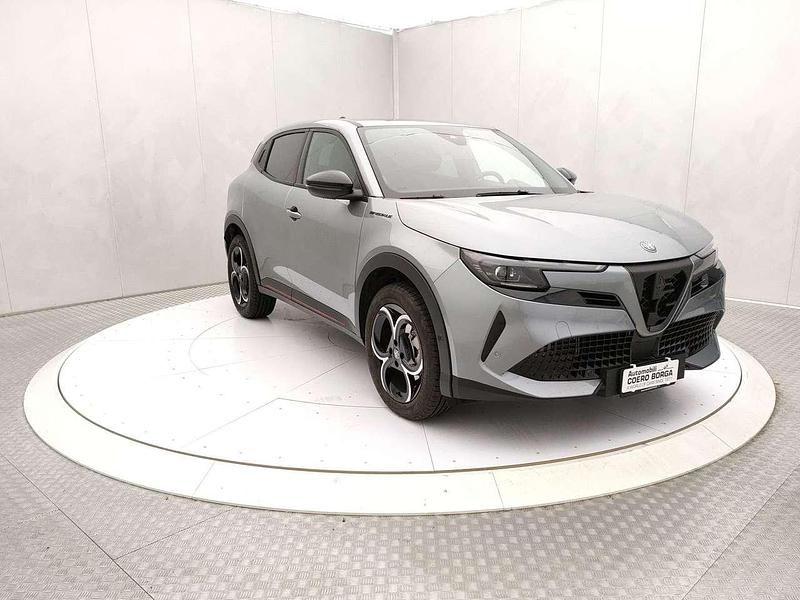 Usata Alfa Romeo Junior Edizione Speciale 136 CV (100 kW) 2025 Argento SUV