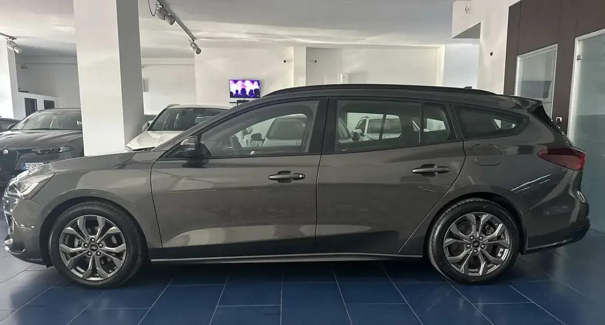 Usata Ford Focus ST-Line 125 CV (91 kW) 2023 Grigio Station wagon