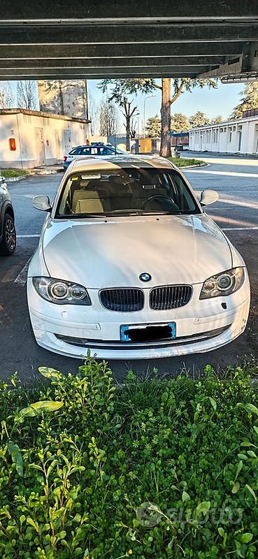 Usata BMW 120 Efficient Dynamics 177 CV (130 kW) 2011 Bianco Utilitaria
