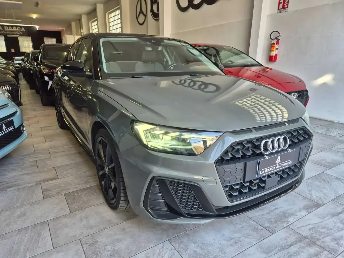 Usata Audi A1 Sportback Ambiente 116 CV (85 kW) 2020 Grigio Utilitaria