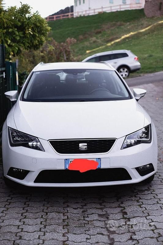 Usata Seat Leon ST Business 105 CV (77 kW) 2014 Bianco Station wagon