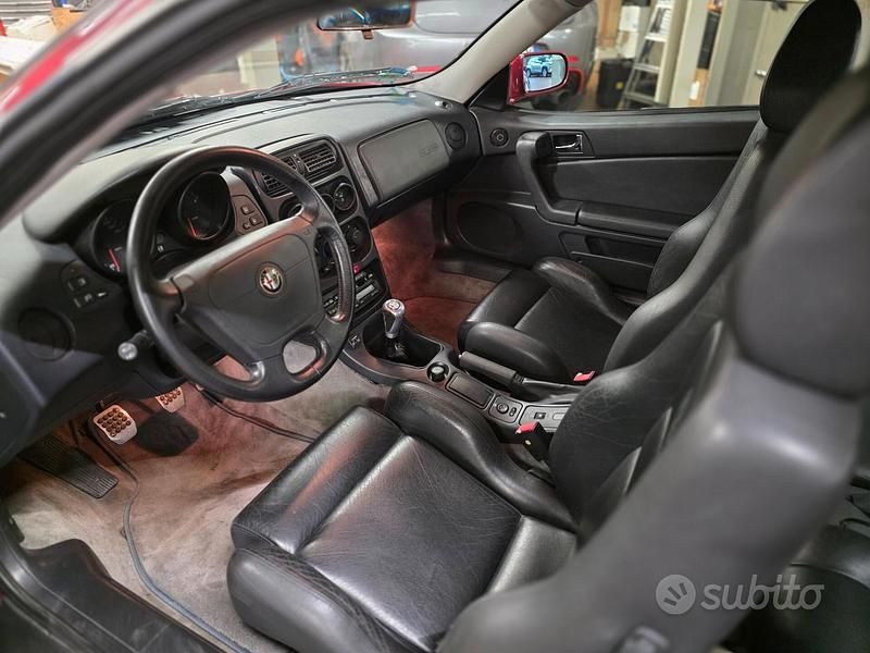 Usata Alfa Romeo GTV 150 CV (110 kW) 1995 Rosso Coupé