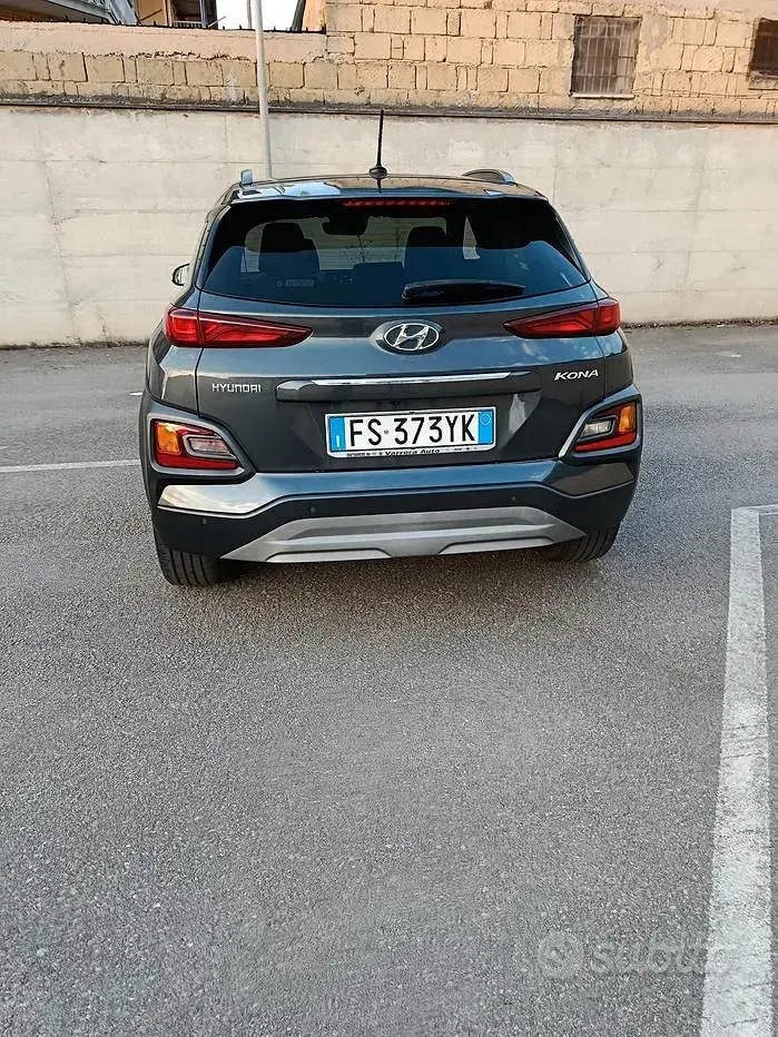 Usata Hyundai Kona 116 CV (85 kW) 2018 Grigio SUV