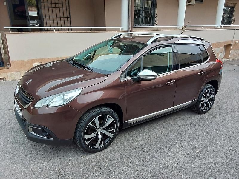 Usata Peugeot 2008 Allure 92 CV (67 kW) 2015 Marrone SUV