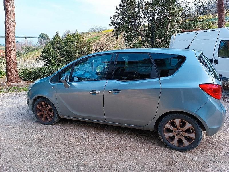 Usata Opel Meriva 2010 Grigio Monovolume