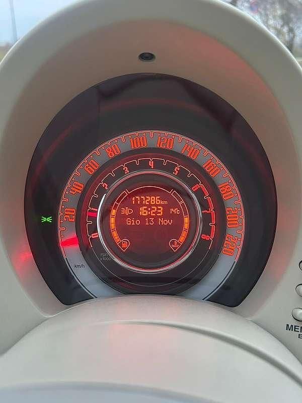 Usata Fiat 500 Lounge 69 CV (50 kW) 2011 Bianco Utilitaria