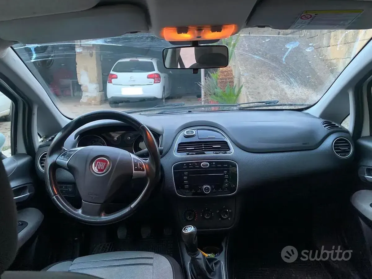 Usata Fiat Punto 75 CV (55 kW) 2010 Bianco Utilitaria