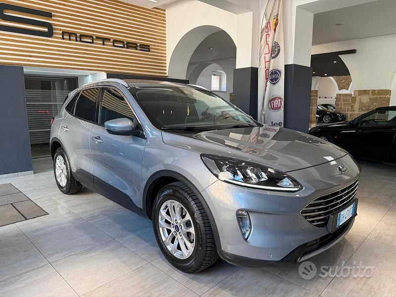 Usata Ford Kuga Titanium 120 CV (88 kW) 2022 Grigio SUV