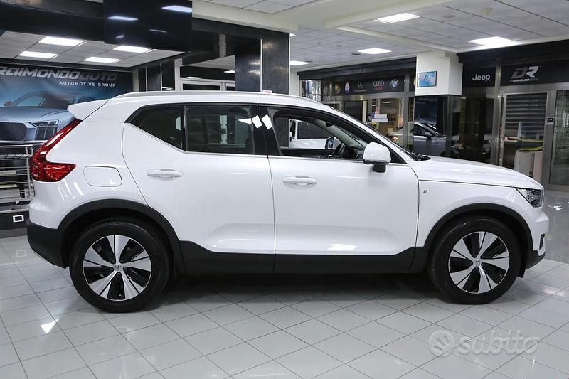 Usata Volvo XC40 Inscription 180 CV (132 kW) 2020 Bianco perla SUV