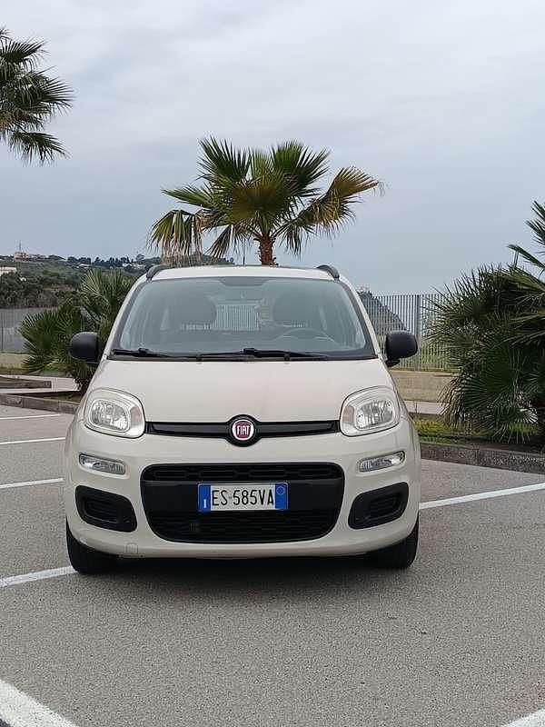 Usata Fiat Panda Lounge 75 CV (55 kW) 2014 Beige Utilitaria