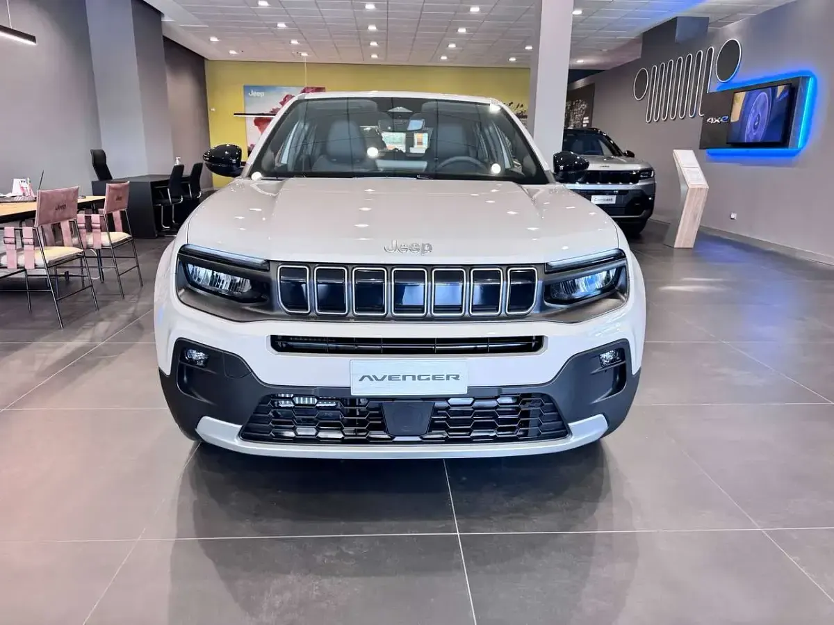 Nuova Jeep Avenger Altitude 110 CV (80 kW) 2026 Beige SUV