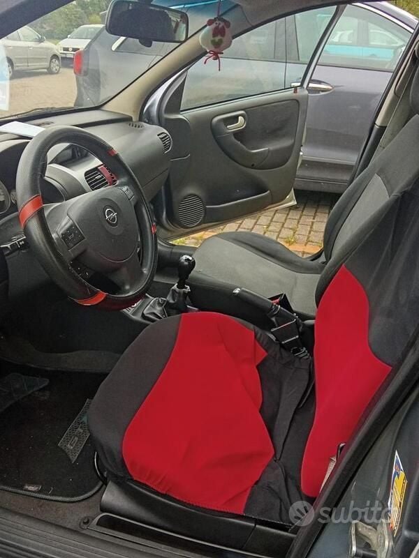 Usata Opel Corsa 58 CV (42 kW) 2007 Grigio Berlina