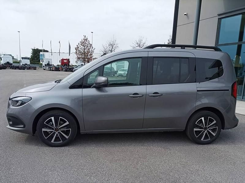 Nuova Mercedes T180 116 CV (85 kW) 2026 Grigio Monovolume