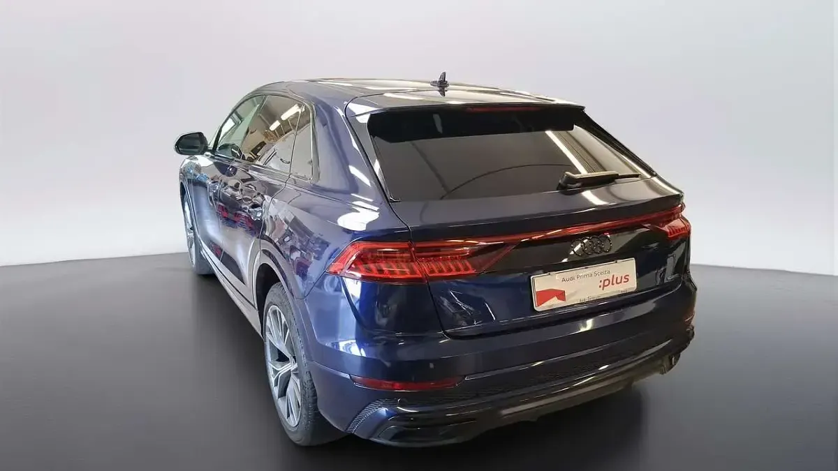 Usata Audi Q8 Sport 286 CV (210 kW) 2023 Blu ascari SUV