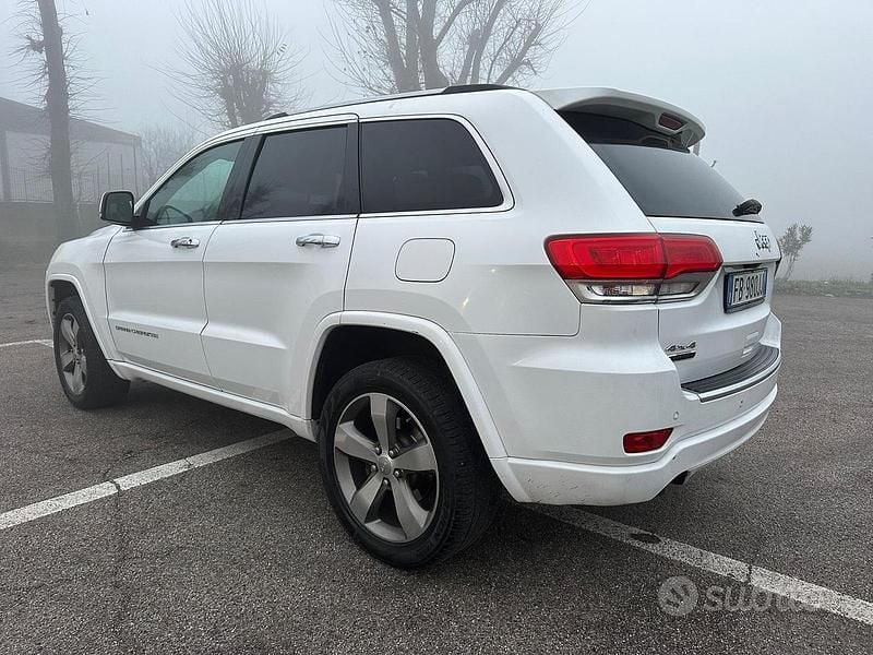 Usata Jeep Cherokee Overland 250 CV (183 kW) 2015 Bianco SUV