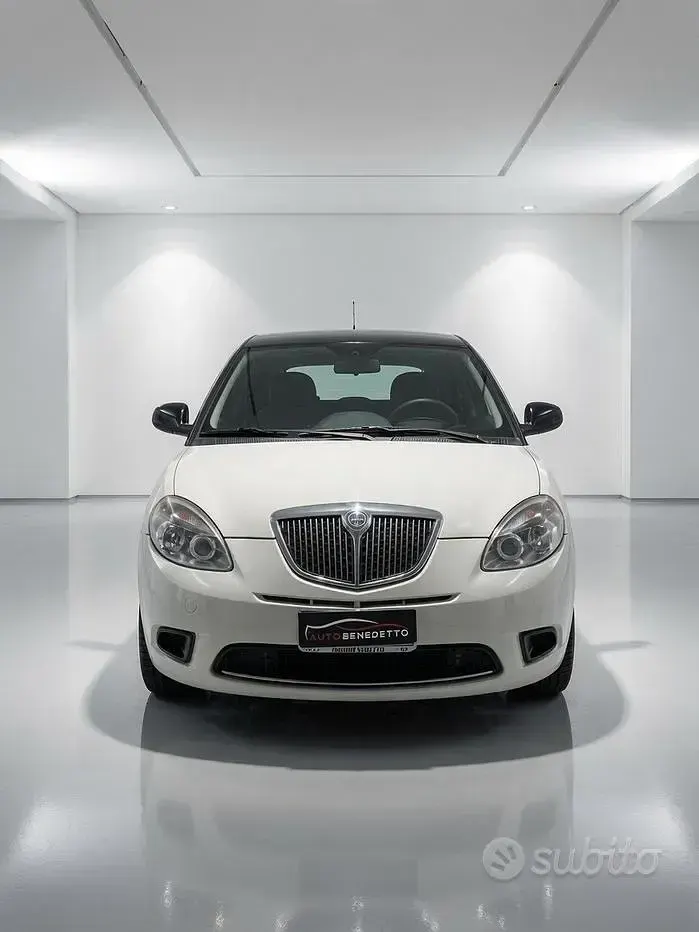 Usata Lancia Ypsilon Platinum 69 CV (50 kW) 2011 Bianco Utilitaria