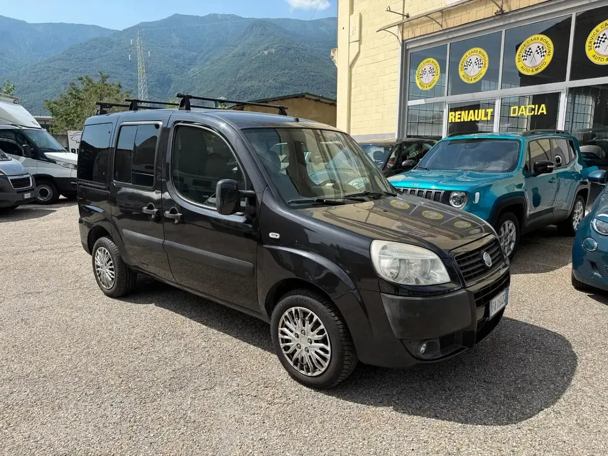 Usata Fiat Doblò Active 85 CV (62 kW) 2010 Nero Monovolume