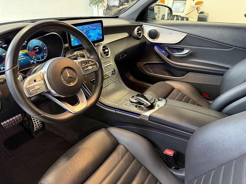 Gebraucht Mercedes C220 AMG Line Premium Plus 194 PS (142 kW) 2019 Blau Cabrio