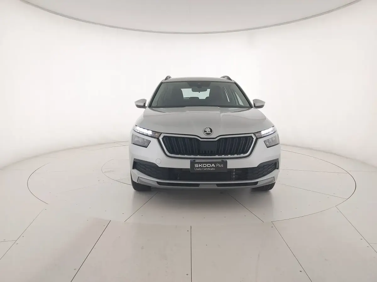 Usata Skoda Kamiq Ambition 110 CV (80 kW) 2023 Argento brillante metallizzato SUV