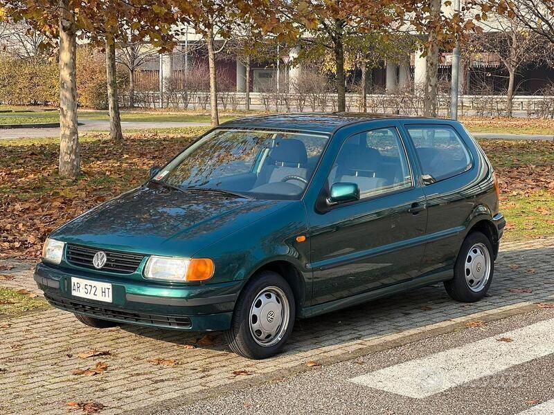 Usata 1997 VW Polo Comfortline Tre volumi | 1499 € (Super prezzo) - Immagine 1/4