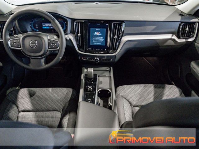 Argento Usata 2023 Volvo V60 Core Station wagon | 39.200 € (Molto cara) - Immagine 1/4
