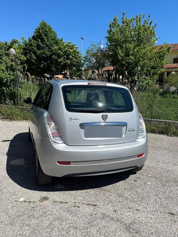 Usata Lancia Ypsilon 77 CV (56 kW) 2010 Grigio Utilitaria