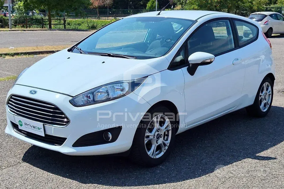 Usata Ford Fiesta Business Edition 60 CV (44 kW) 2014 Bianco Utilitaria