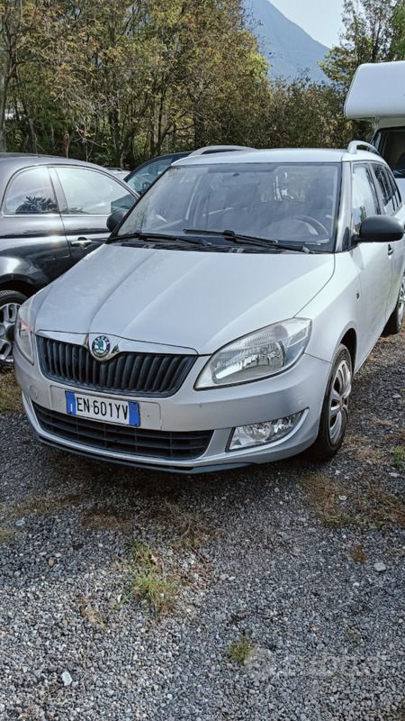 Usata 2013 Skoda Fabia Due volumi | 4000 € (Buon prezzo) - Immagine 1/4