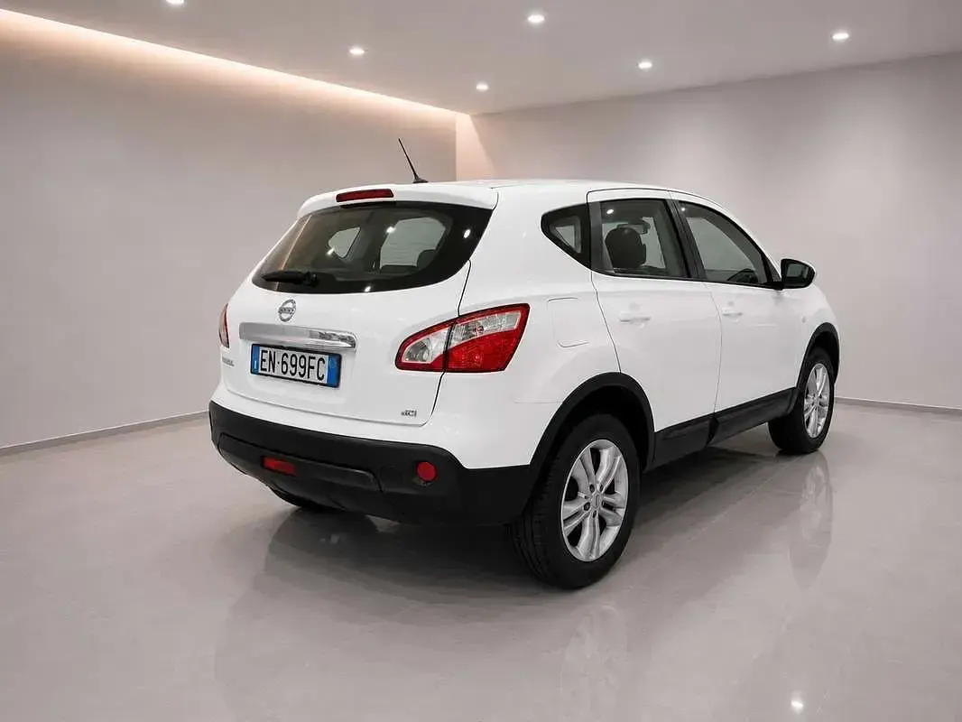 Usata Nissan Qashqai Acenta 131 CV (96 kW) 2012 Bianco SUV