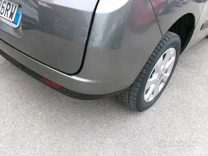 Usata Fiat Doblò Lounge 101 CV (74 kW) 2015 Grigio Monovolume