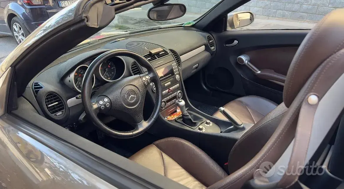Usata Mercedes SLK200 163 CV (119 kW) 2004 Grigio Cabrio