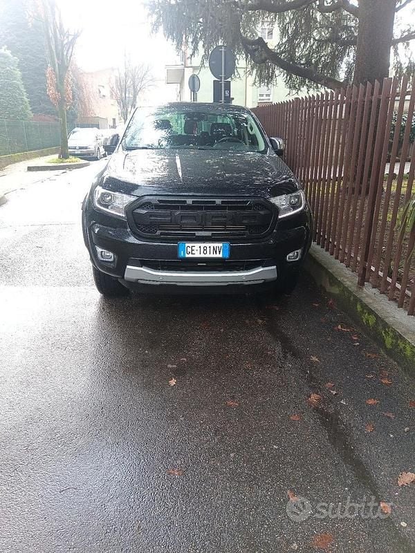 Usata Ford Ranger 213 CV (156 kW) 2021 Nero Pick-up
