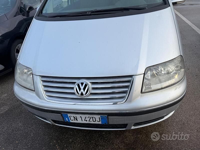 Usata VW Sharan Comfortline 115 CV (84 kW) 2004 Arancione Monovolume