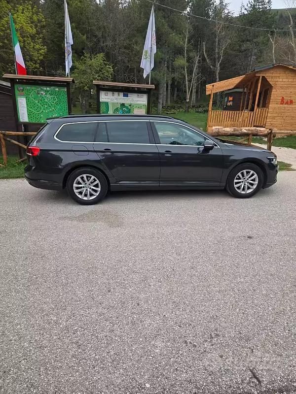 Usata VW Passat 150 CV (110 kW) 2020 Nero Station wagon