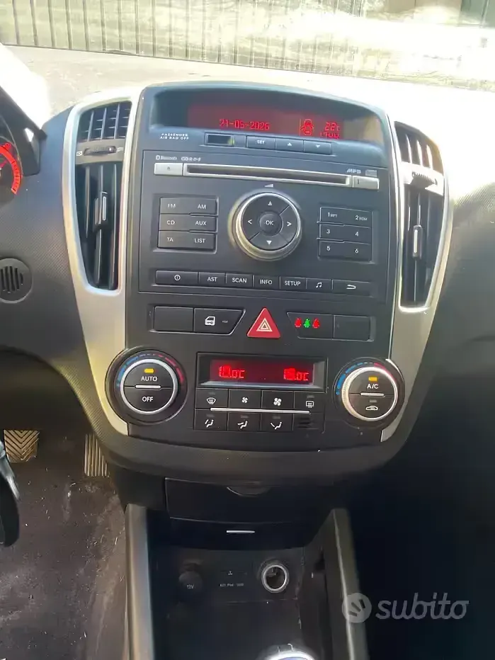 Usata Kia Ceed 115 CV (84 kW) 2011 Grigio Utilitaria