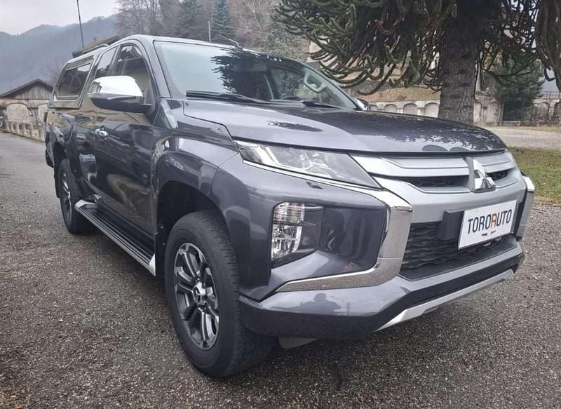 Usata Mitsubishi L200 Intense 150 CV (110 kW) 2021 Grigio scuro Pick-up